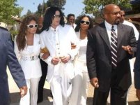 Trial-Photos-August-2004-August-16th-2004-michael-jackson-10130502-410-307.jpg Trial-Photos-August-2004-August-16th-2004-michael-jackson-10130502-410-307.jpg