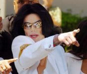 Trial-Photos-August-2004-August-16th-2004-michael-jackson-10130451-410-353.jpg Trial-Photos-August-2004-August-16th-2004-michael-jackson-10130451-410-353.jpg