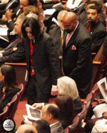 michael-attends-the-funeral-of-former-lawyer-johnny-cochran(239)-m-1.jpg michael-attends-the-funeral-of-former-lawyer-johnny-cochran(239)-m-1.jpg