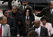 Trial-Photos-June-2005-June-2-2005-michael-jackson-11318751-819-571.jpg Trial-Photos-June-2005-June-2-2005-michael-jackson-11318751-819-571.jpg